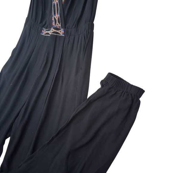 Twelfth Street Cynthia Black Detailed In V Neck Line Jumpsuit Size M - Picture 4 of 11